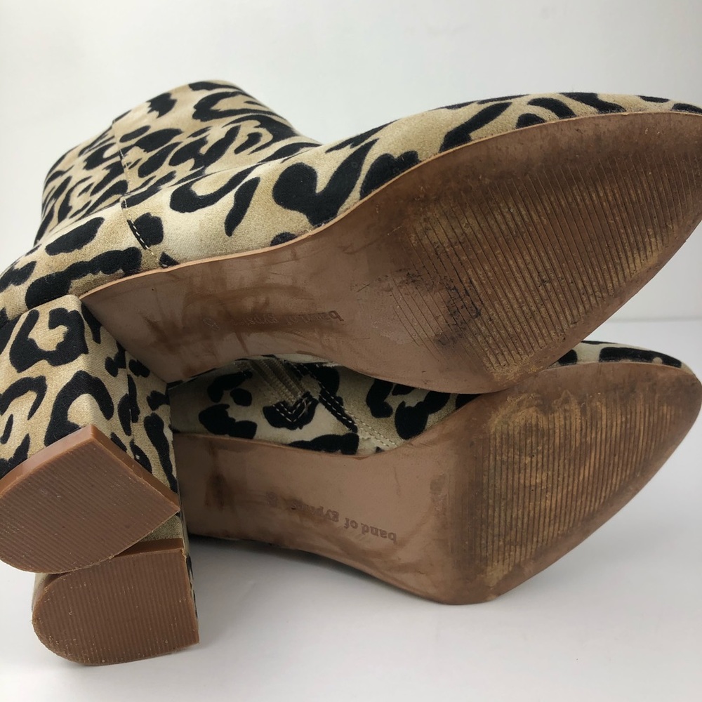 Band of Gypsies Andrea Leopard Print Vegan Booties - Picture 9 of 10